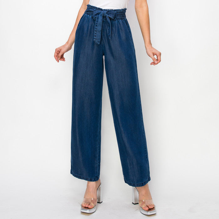 Pantalón de mezclilla azul oscuro con moño en cintura