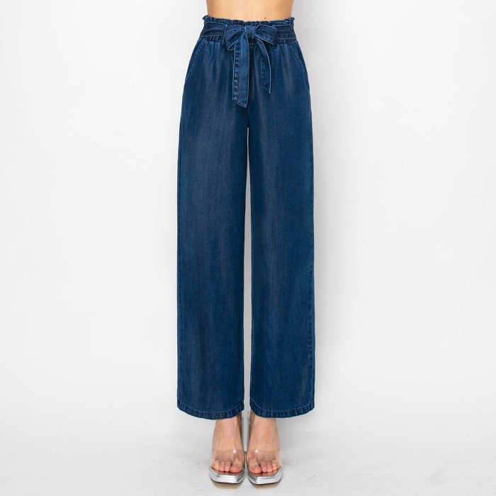 Pantalón de mezclilla azul oscuro con moño en cintura