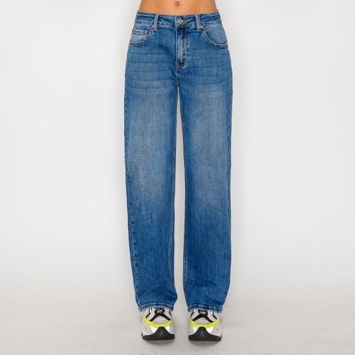 Pantalón de mezclilla claro corte recto para mujer