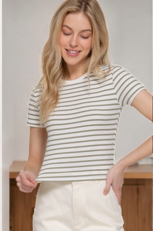 Blusa Basica con Cuello Redondo de Rayas