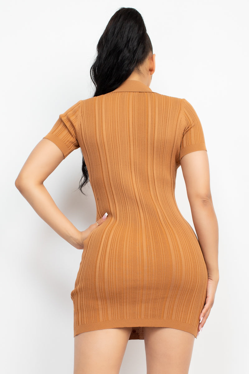 Vestido tipo Camisa con Costuras Acanaladas y Botones al Frente