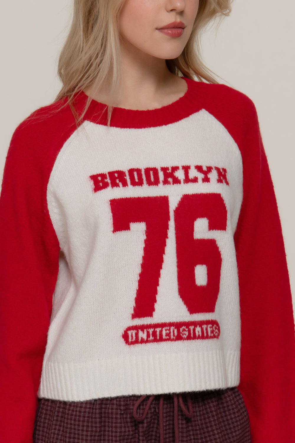Suéter blanco con azul brooklyn 76