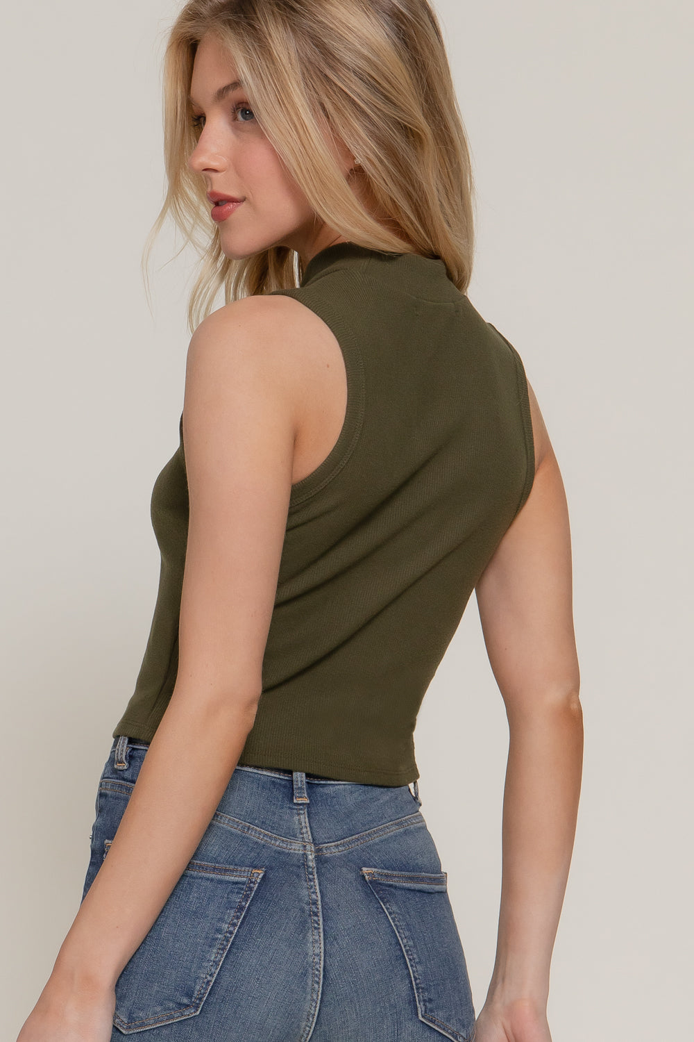 Top Sin Mangas Corte Crop para Mujer