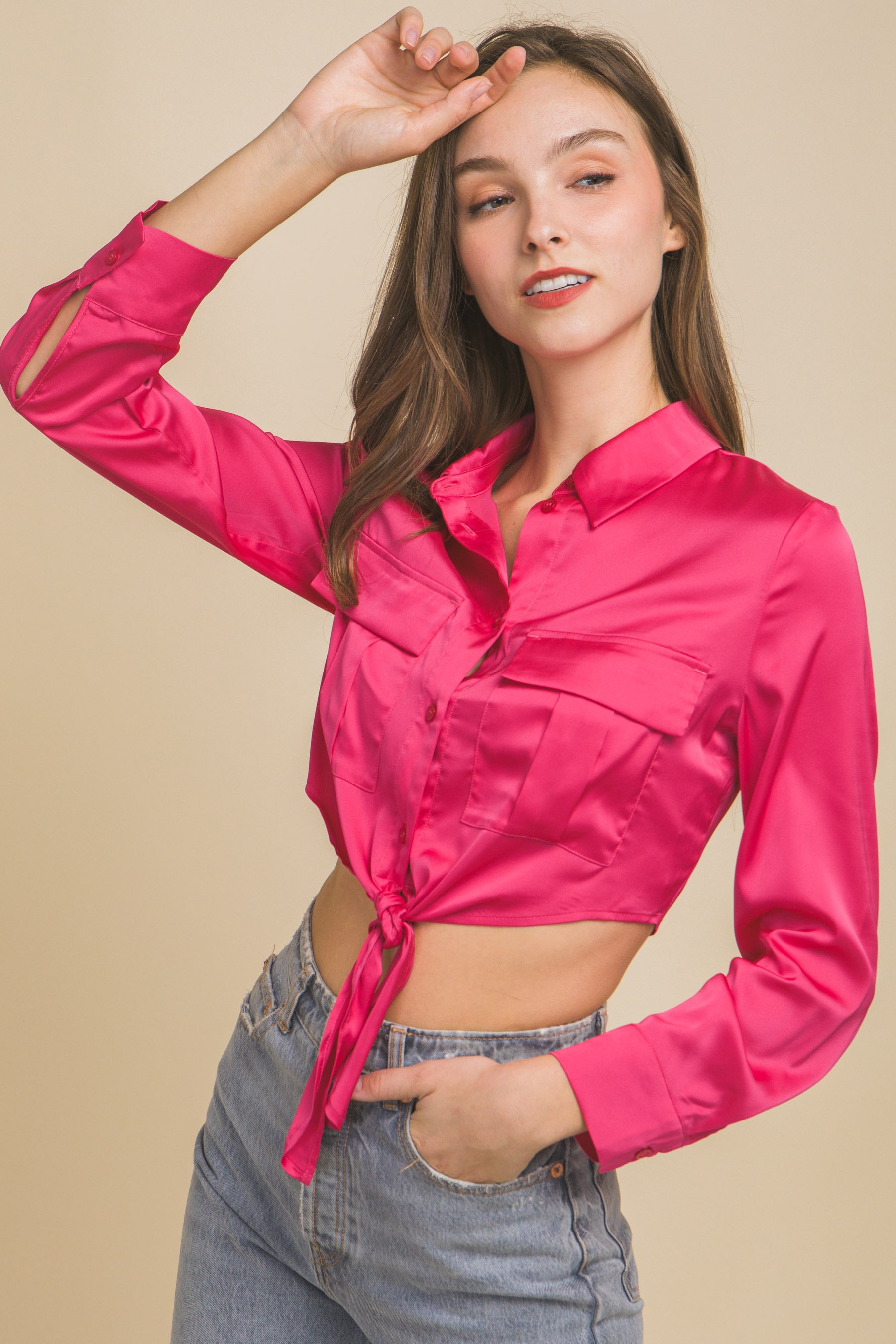 Blusa Satinada de Manga Larga con Nudo Frontal