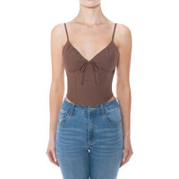 Top con Tirantes Delgados y Lazo Decorativo