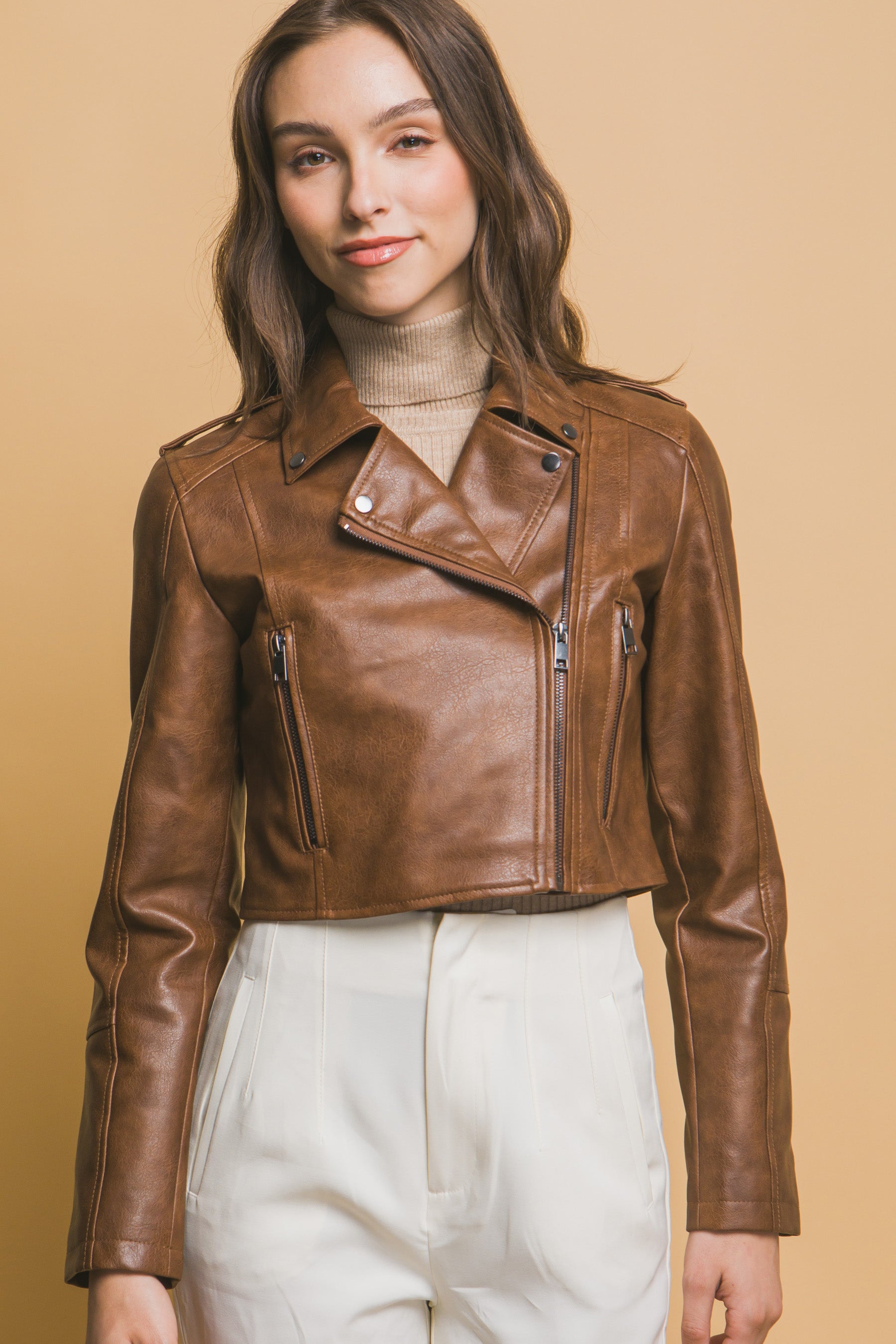 Chamarra biker corta color camel