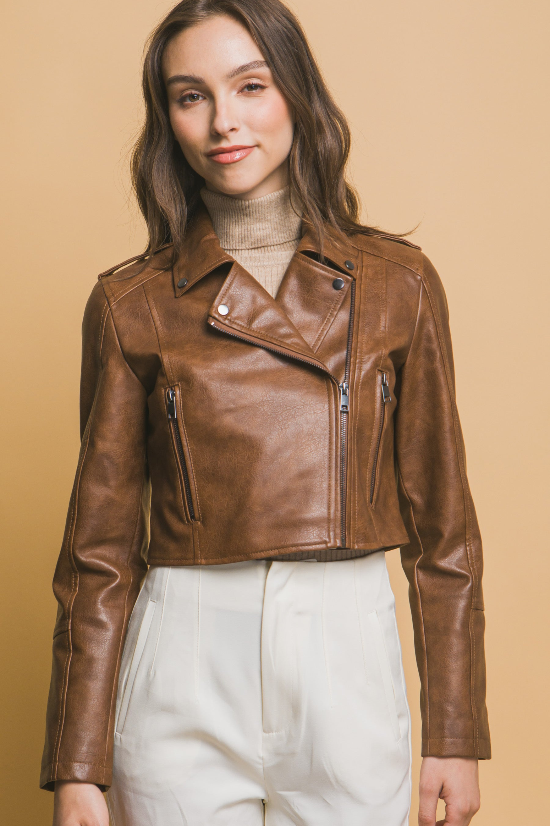 Chamarra biker corta color camel