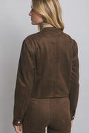 Chamarra negra con cierre recto