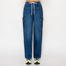 Pantalón cargo de mezclilla azul para mujer con cordón