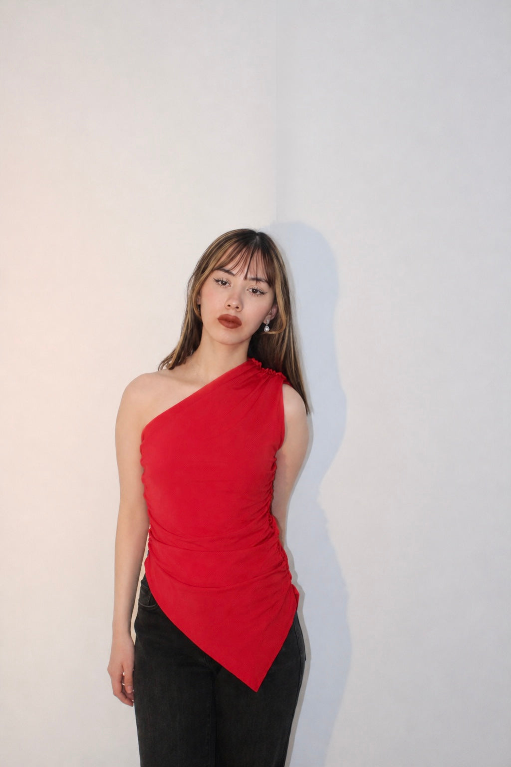 Blusa one shoulder asimétrica
