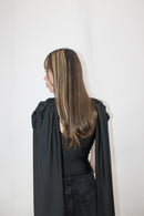 Blusa drapeada con capa
