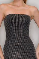 Vestido strapless con pedrería