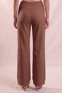 Pantalón acampanado con costura frontal