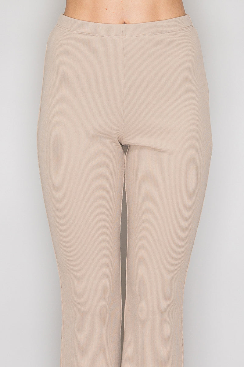 Pantalón acanalado de corte campana