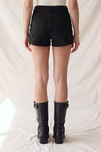 Short de gamuza con bolsillos