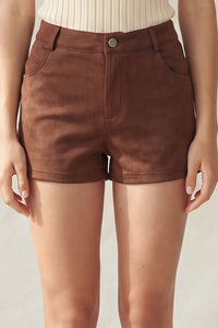 Short de gamuza con bolsillos