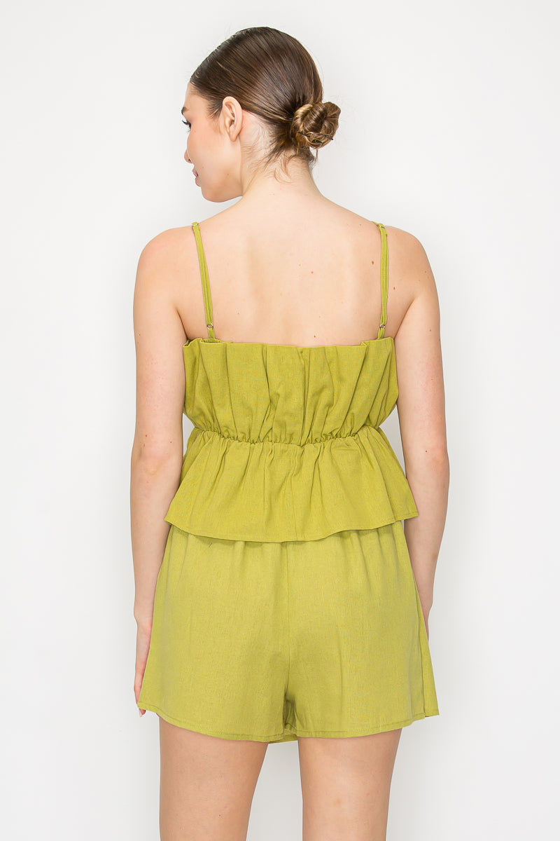 Blusa de tirantes con diseño fruncido y volantes