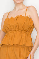Blusa de tirantes con diseño fruncido y volantes