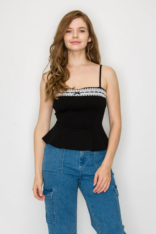 Top Peplum con Detalle en Encaje
