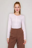 Blusa henley acanalada con botones