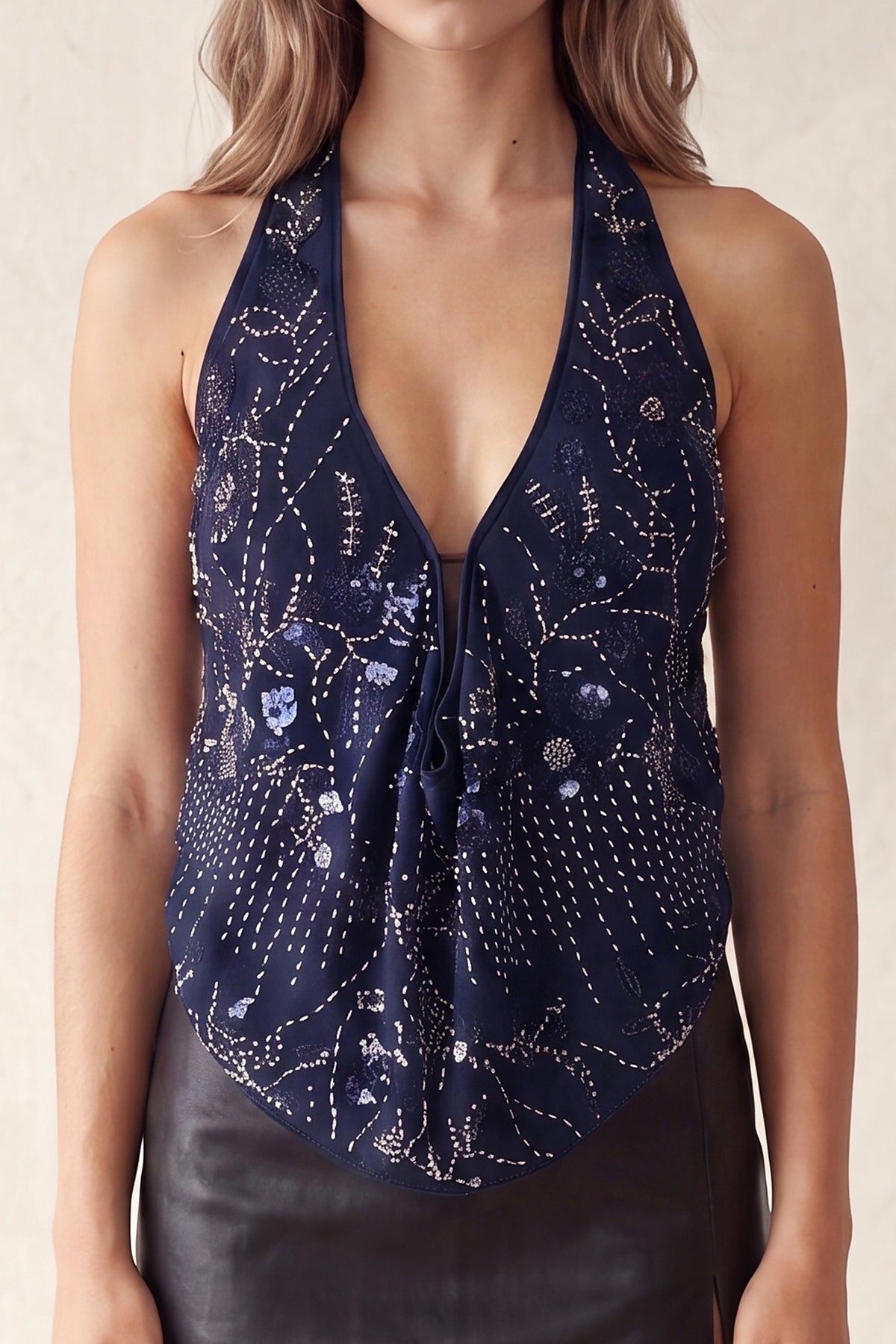 Top halter satinado con estampado floral