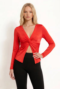 Blusa cruzada con nudo frontal