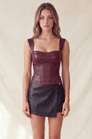 Corset de piel sintética con tirantes anchos