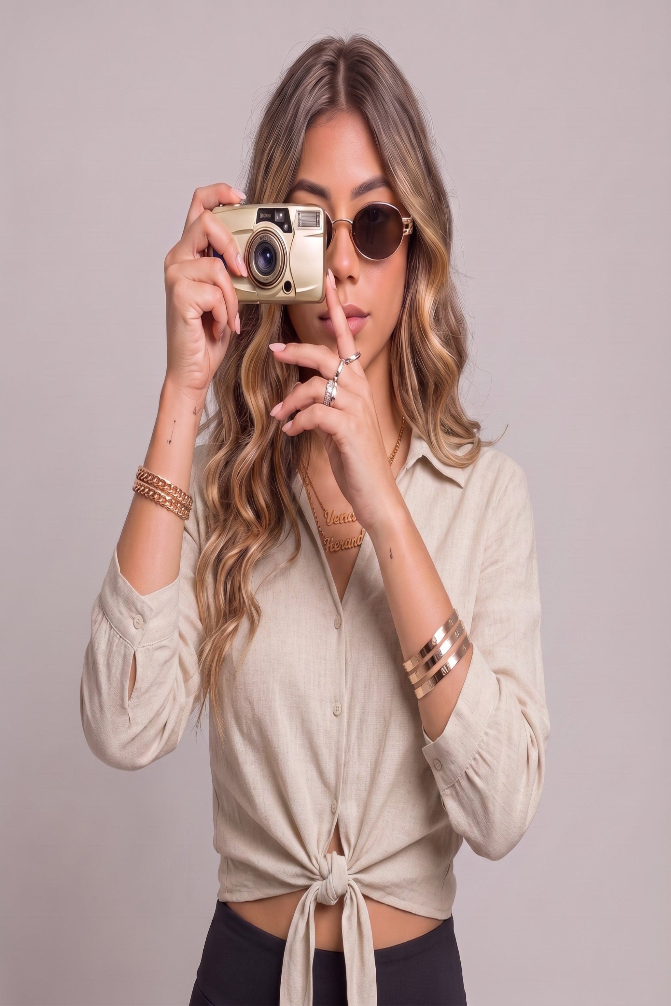 Blusa casual de lino con nudo frontal