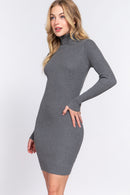 Vestido de punto canalé con cuello alto