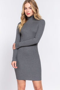 Vestido de punto canalé con cuello alto