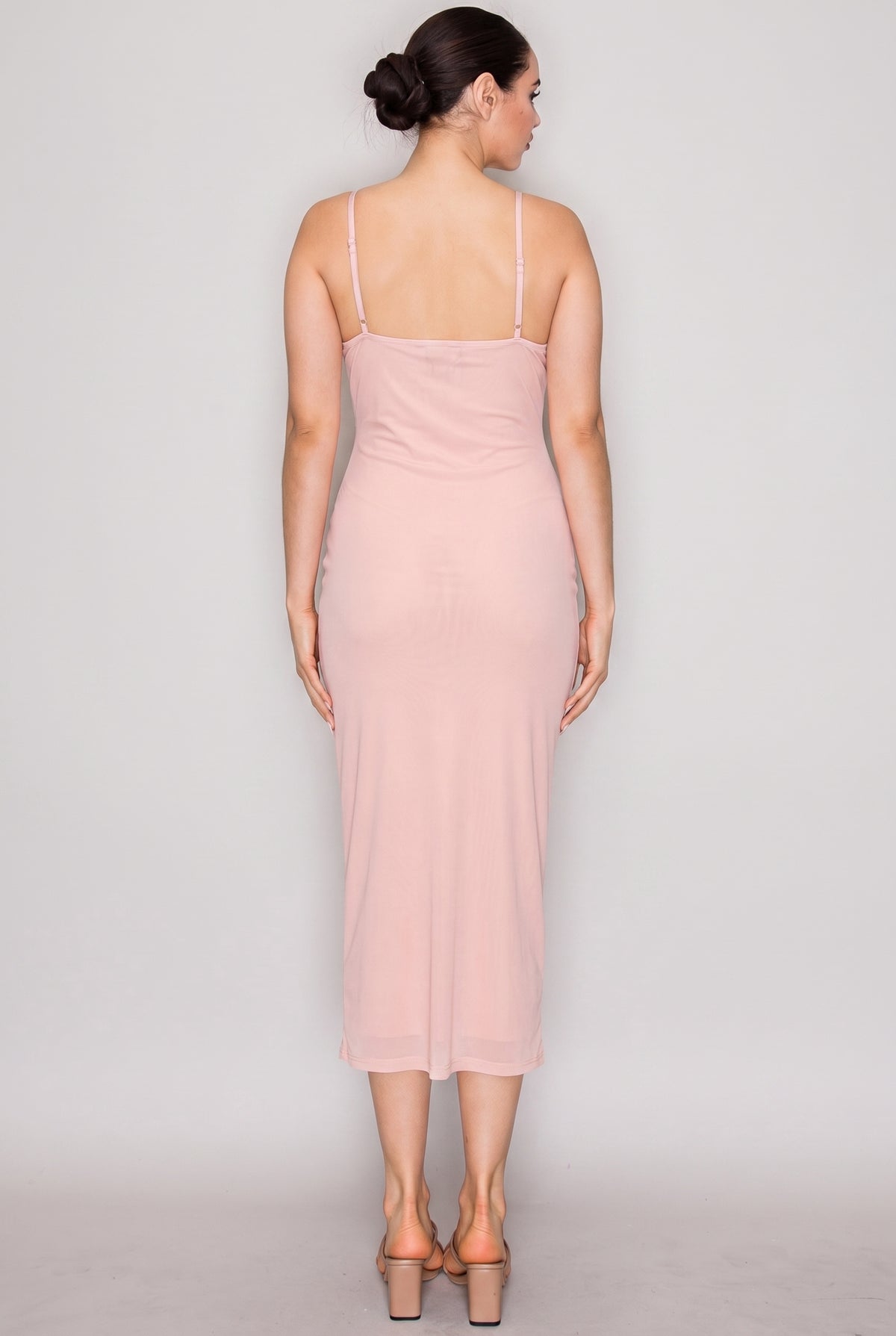 Vestido midi de malla con abertura