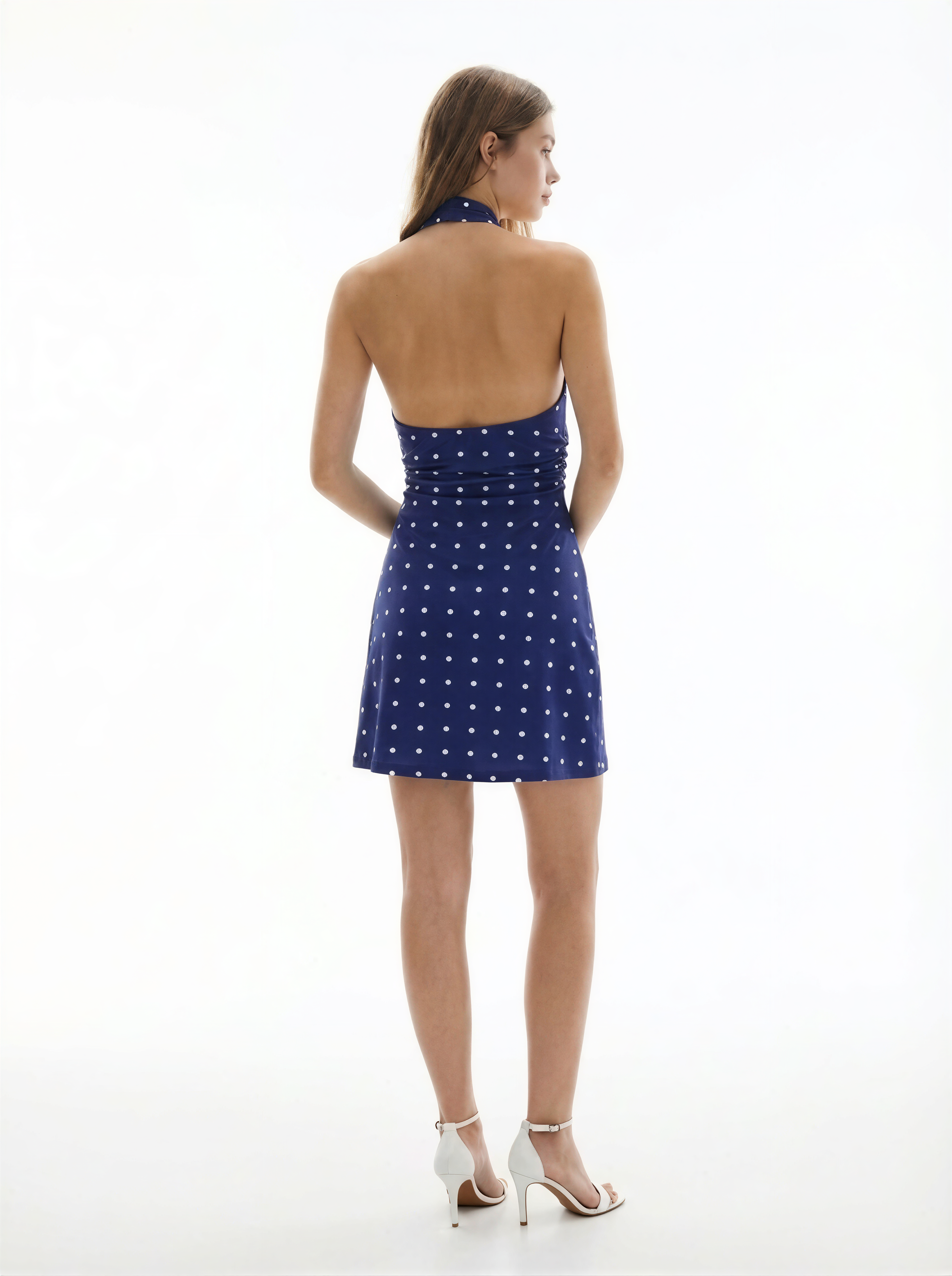 Vestido corto con estampado de lunares