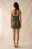 Vestido halter metálico escote profundo