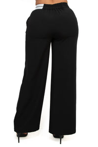 Pantalón amplio con cintura elástica