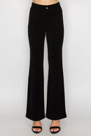 Pantalón corte acampanado con textura