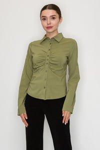 Camisa de manga larga con frunces y botones al frente