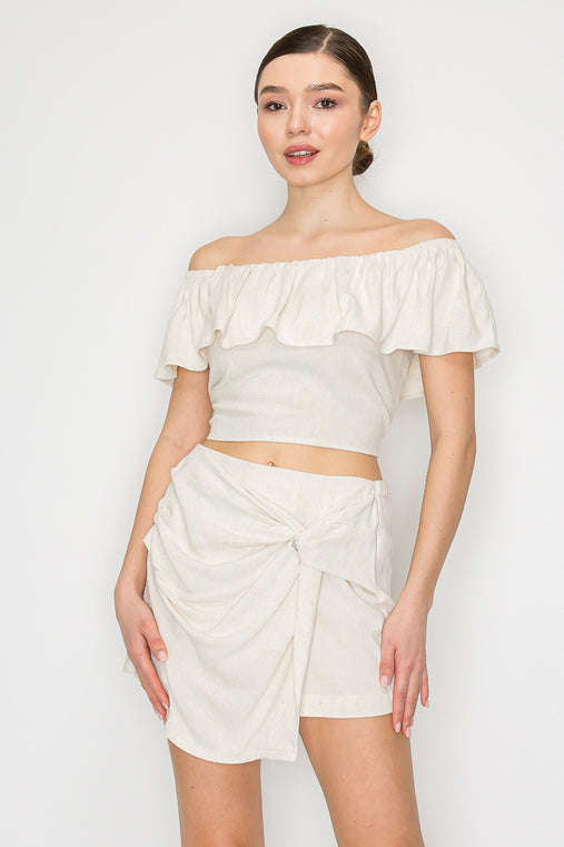 Conjunto con hombros descubiertos