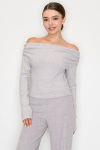 Blusa off shoulder manga larga