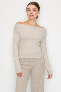 Blusa off shoulder manga larga