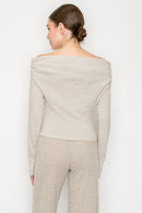 Blusa off shoulder manga larga