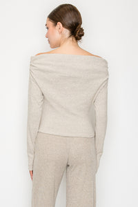 Blusa off shoulder manga larga
