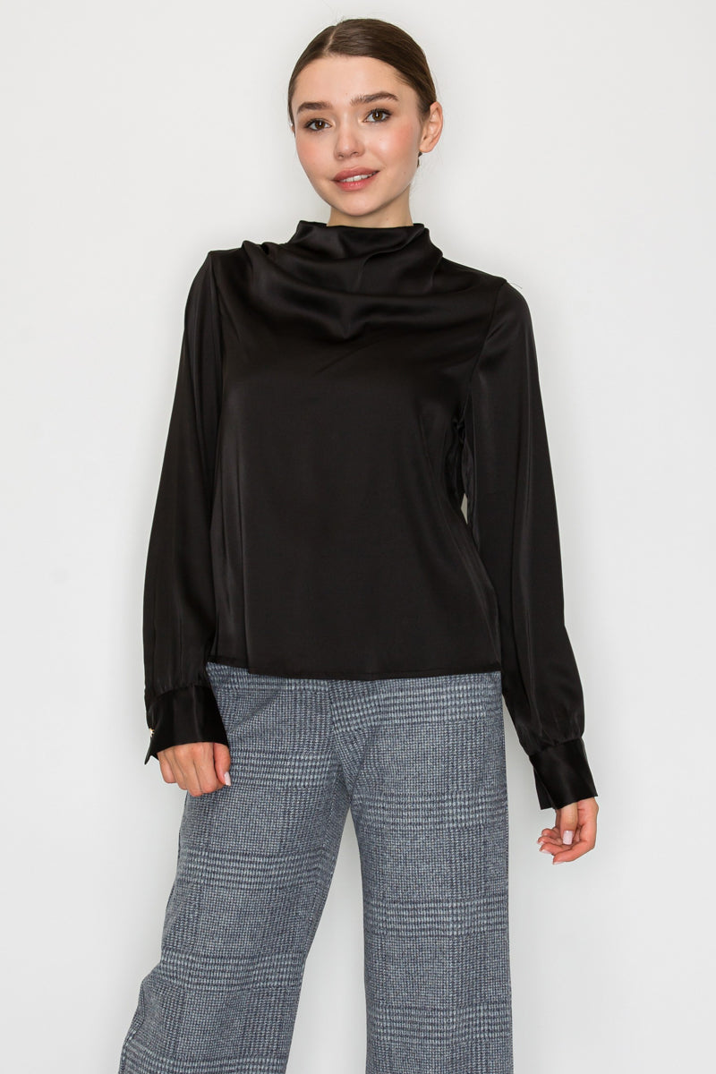 Blusa satinada negra de cuello drapeado