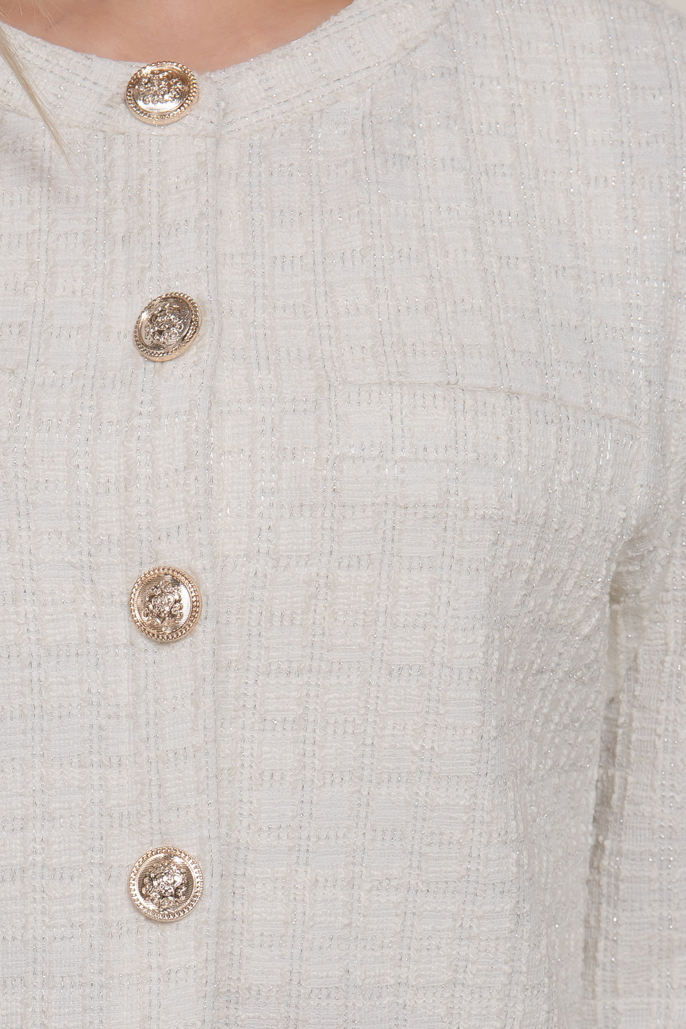 Saco corto con botones decorativos y textura tipo tweed