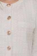 Saco corto con botones decorativos y textura tipo tweed