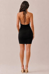 Vestido corto halter con escote drapeado