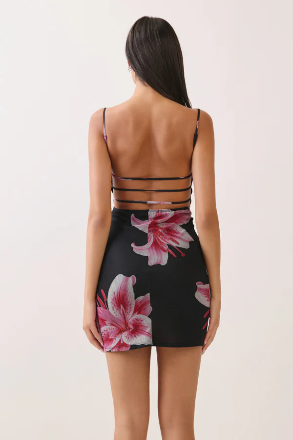 Vestido corto estampado floral de tirantes