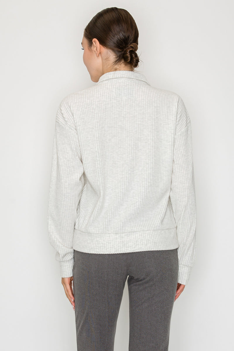 Sudadera casual beige con cierre corto