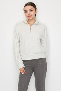 Sudadera casual beige con cierre corto