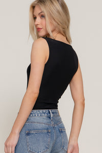 Blusa Negra Sin Mangas con Fruncido Lateral