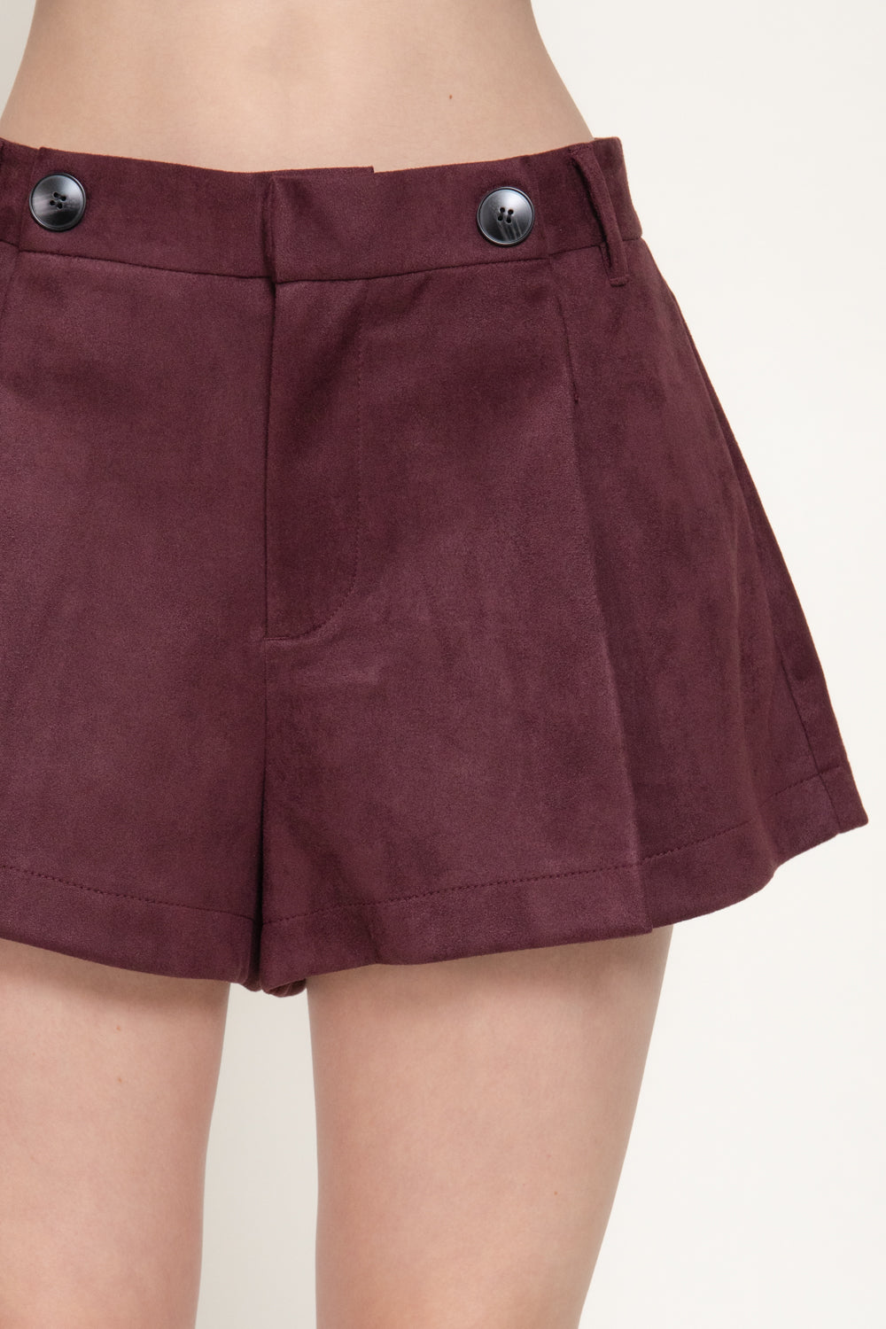 Short skort de gamuza con pliegue